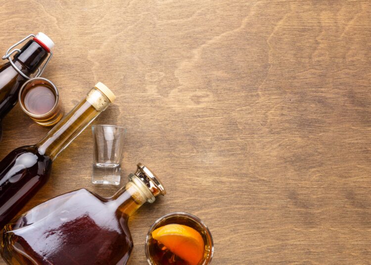 Продавать алкоголь станет проще: правительство одобрило новый закон