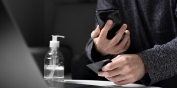 Составлен рейтинг жертв мошенников по маркам телефонов