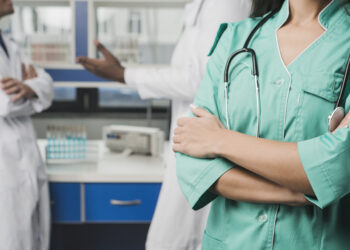 С 2026 года самозанятые смогут оформлять больничные