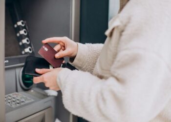 Большинство россиян пожаловались на незначительность доходов от банковских вкладов