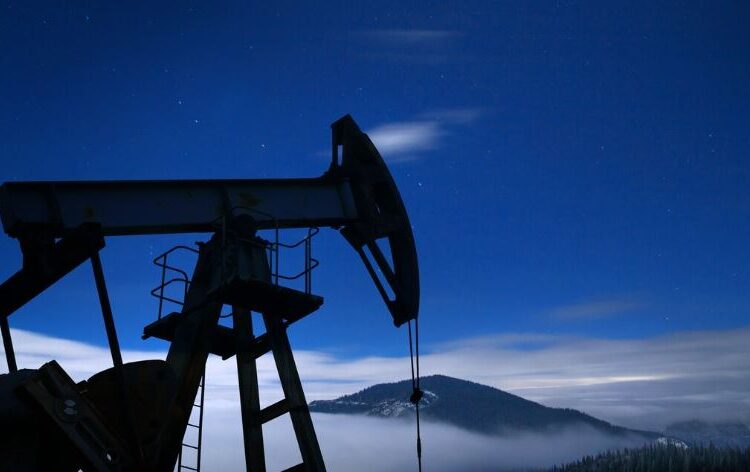 Цена нефти упала до минимума за четыре месяца