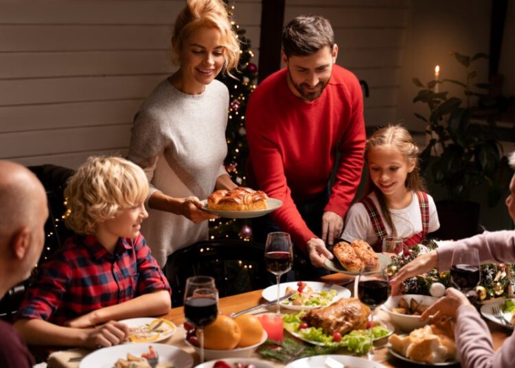 «Экономный Новый год»: какие продукты купить сейчас, чтобы не переплатить за праздничный стол