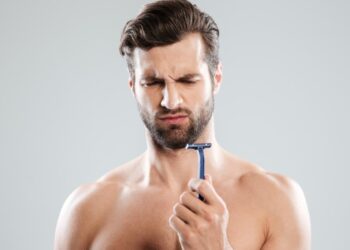 «Цена гладких щек»: стоимость станков для бритья в России за год выросла на 69%