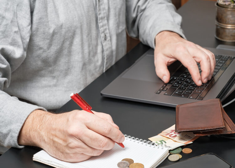 У российских компаний кончились деньги на повышение зарплаты