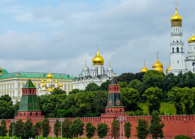 Отец миллиардера Маска посоветовал сыну инвестировать в Россию: чем он это объясняет