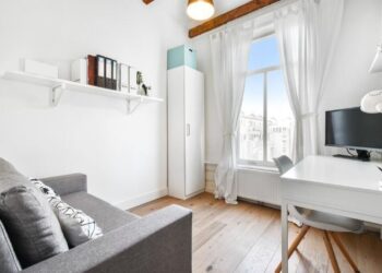 Названа цена самой маленькой в России комнаты