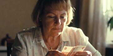 Россиянам объяснили, на что хватит средней зарплаты в 2026 году