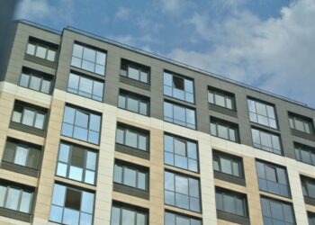 Россиян предупредили о росте спроса на «новостройки» из-за ситуации с Долиной